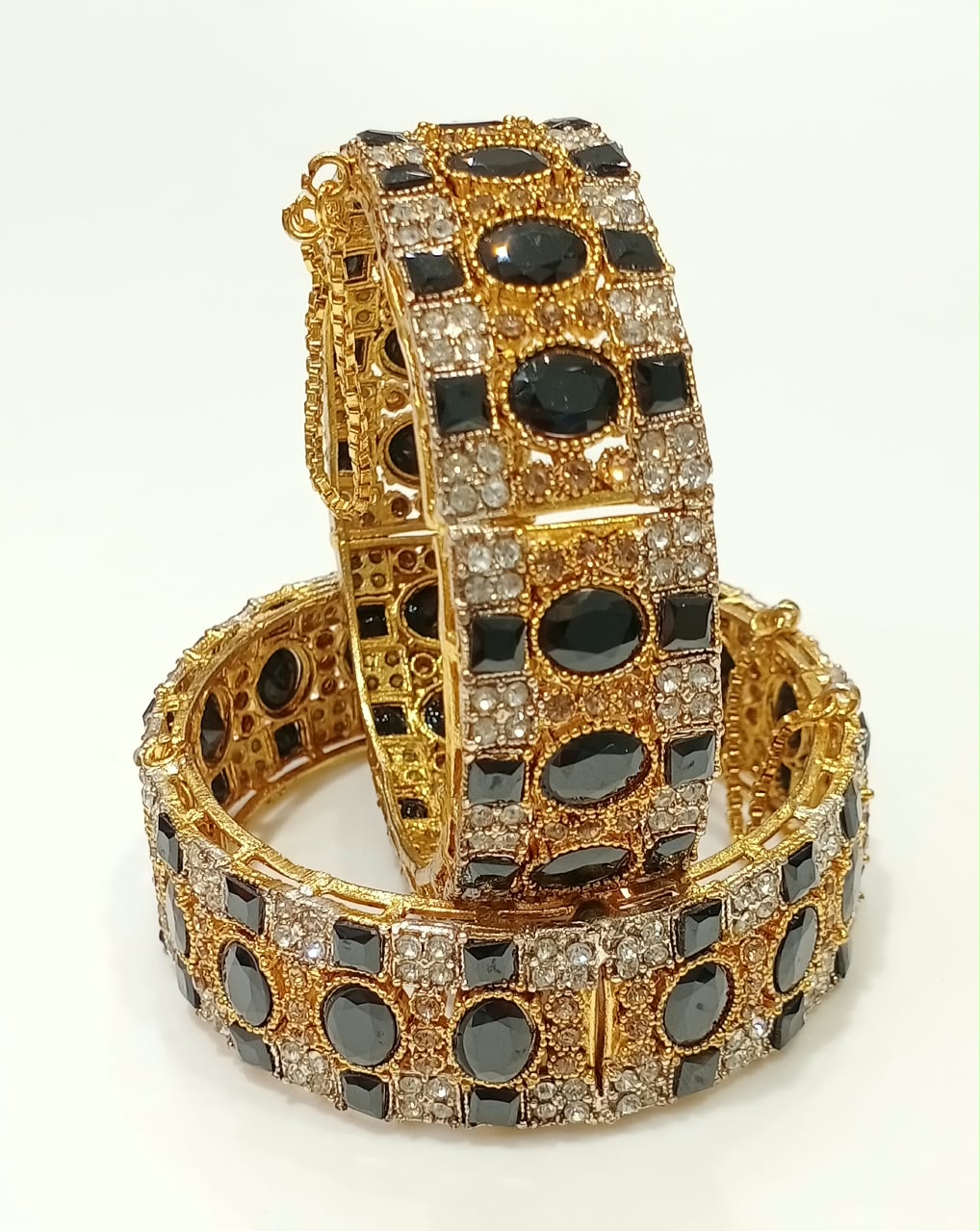 Midnight Noir Gold Kara
